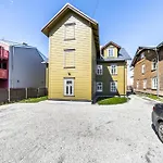 Apartment For Four With Free Parking