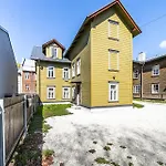 Apartment For Four With Free Parking